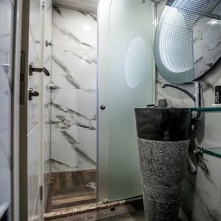 Boutique 7th Sense بيت ضيافة 4*